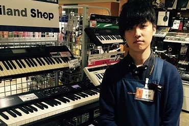 スタッフ写真 デジタル楽器全般担当 湯田