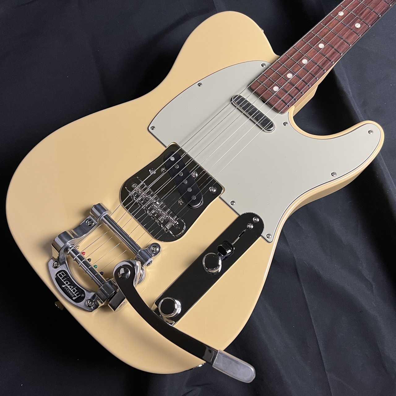 ビグスビー付きのテレキャスターが2022年限定で登場！ クラシックなFenderスタイルの60s Telecaster®をベースに、ブリッジにBigsby®-Licensed B50 Vibratoを搭載したモデルです。 見た目をよりクールにするだけではなく、Telecaster®のトゥワンギーなサ […]