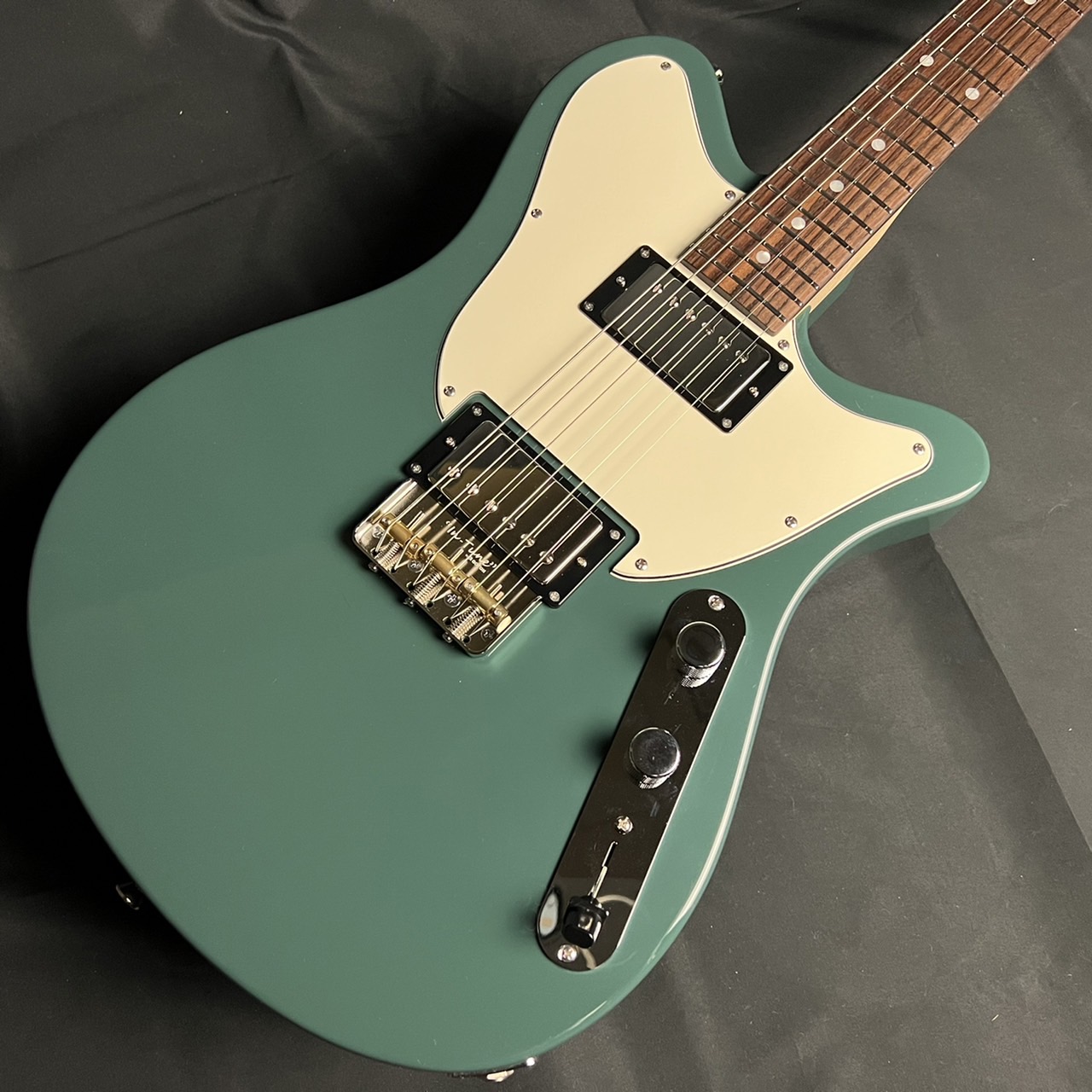 Freedom Custom Guitar Researchから2022年新製品「Shanker」が発売！ 横浜ビブレ店に入荷したモデルについてご紹介！ クラシカルなイメージのシンプルなルックスと機能性をもたせた Shaker (シェイカー) は、明瞭なアタックとロングサスティーン、開放感のある抜け […]