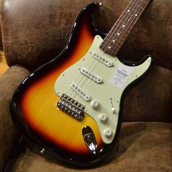 Fender Made in Japan Traditional 60s Stratocaster Rosewood Fingerboard 3-Color Sunburst 重量3.54kg 現物写真 フェンダー<br />
<br />
￥ 122,265 税込