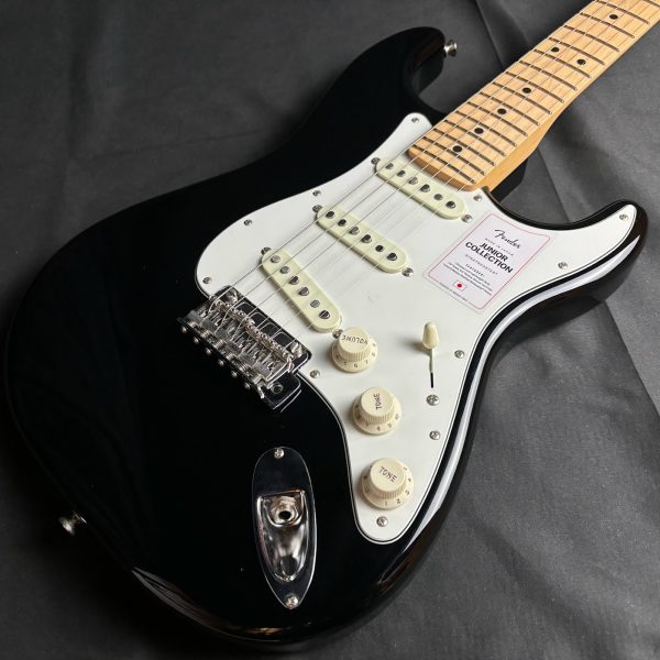 Fender Made in Japan Junior Collection Stratocaster Black / Maple 【現物画像】【2.94kg】 フェンダー 【 ららぽーと湘南平塚店 】<br />
￥ 119,130 税込