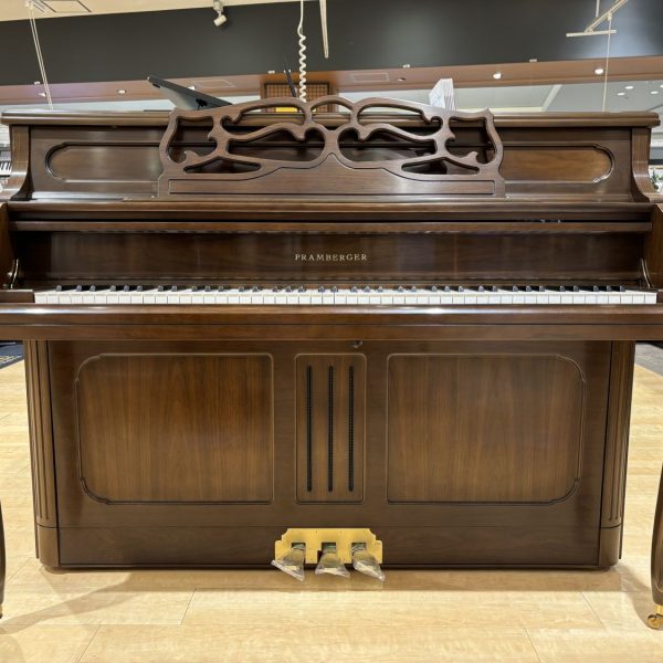 PRAMBERGER PV110F WN ダークウォルナット艶消し仕上げ アップライトピアノ 88鍵盤 猫脚 プレンバーガー 【 ららぽーと海老名店 】<br />
￥ 477,000 税込