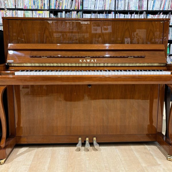 KAWAI K-300SF WNP 【展示品特価】 ウォルナット艶出し仕上げ アップライトピアノ 88鍵盤 島村楽器オリジナルモデル 猫脚 日本製 カワイ 【 ららぽーと海老名店 】<br />
￥ 882,000 税込