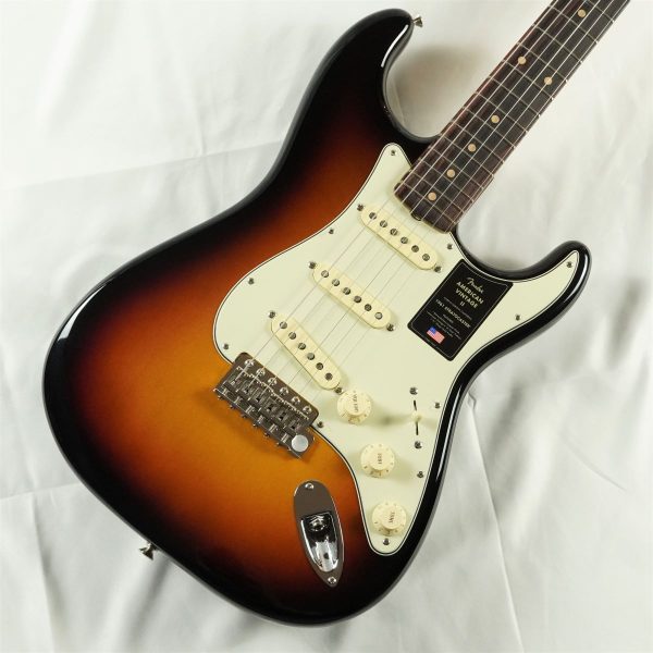 Fender American Vintage II 1961 Stratocaster / 3-Color Sunburst 【3.68kg/展示入れ替え特価】 フェンダー 【 横須賀店 】<br />
￥ 309,200 税込