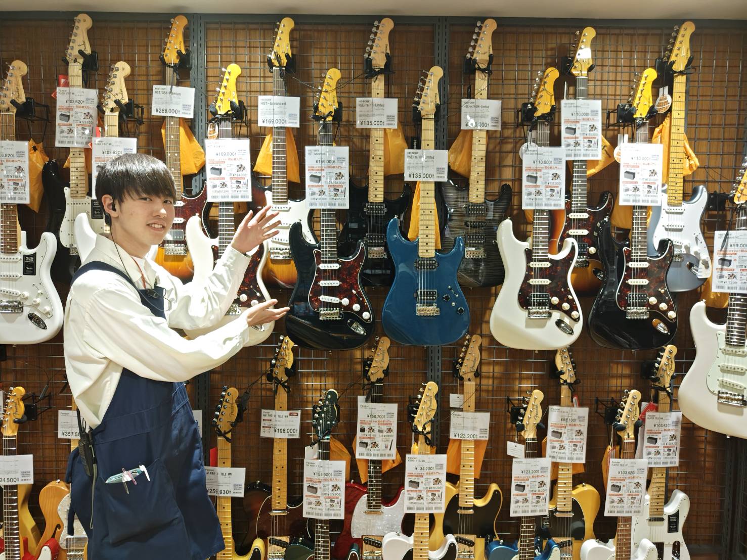 ギターというと初めは何となく敷居が高いイメージもあり「気軽に始めていいものなのか…」「買っても続けられるかどうか心配だし…」「購入後のメンテナンスなどが不安…」と思ってらっしゃる方が多いと思います。 横浜ビブレ店で選ぶ、8つの安心 1、専門性の高いギタースタッフがサポートいたします！ 2、専門スタッ […]