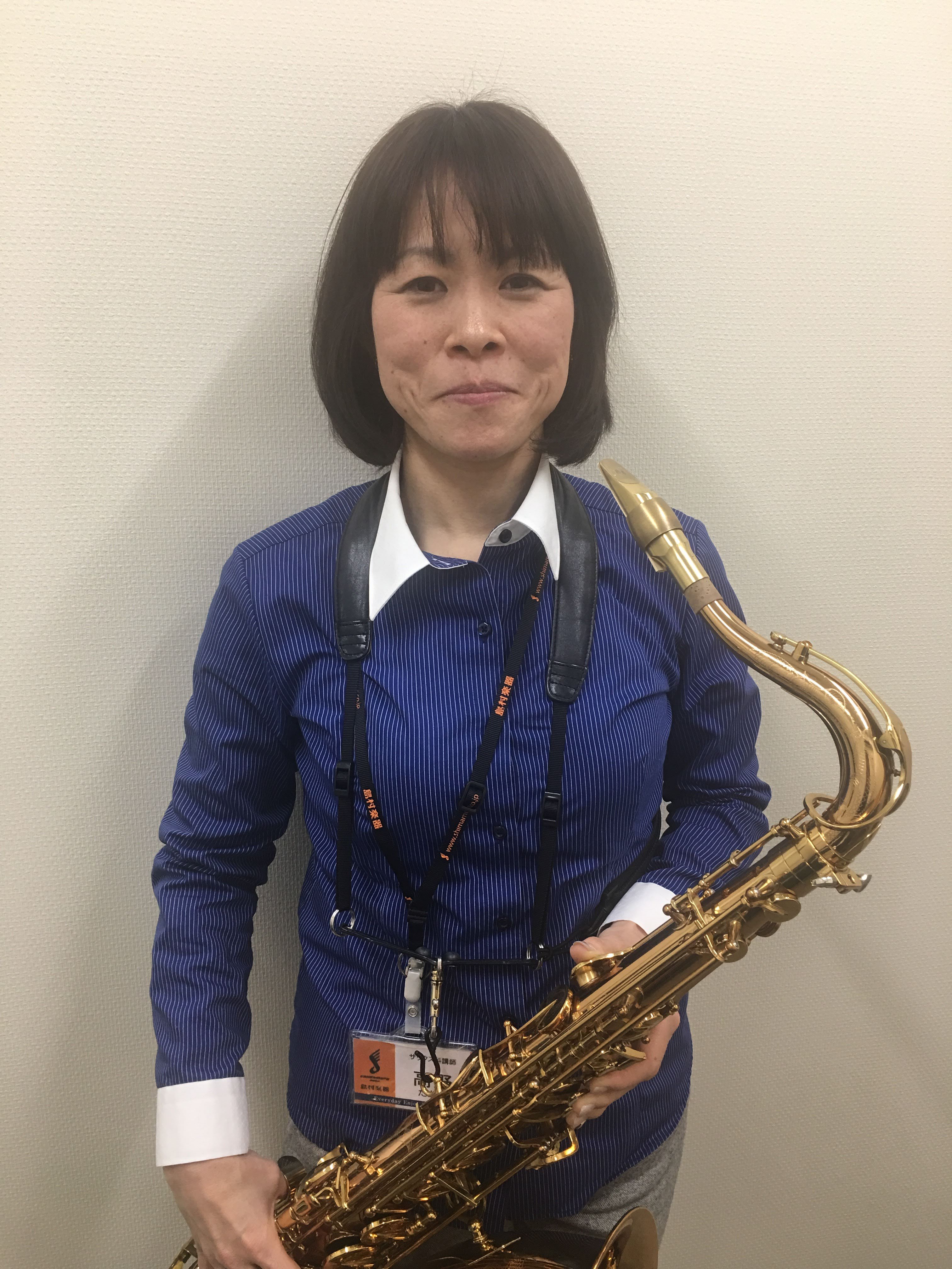 担当コース サックス・ジャズサックス 好きな・得意な演奏ジャンルはなんですか？ 得意なジャンルはジャズ(4ビート)、フュージョンです。好きなアーティストはジャズサックス奏者のソニー・スティットやポール・デスモンド、ジャズ・フュージョン界を代表するサックス奏者のグローヴァー・ワシントン・ジュニア、オラ […]
