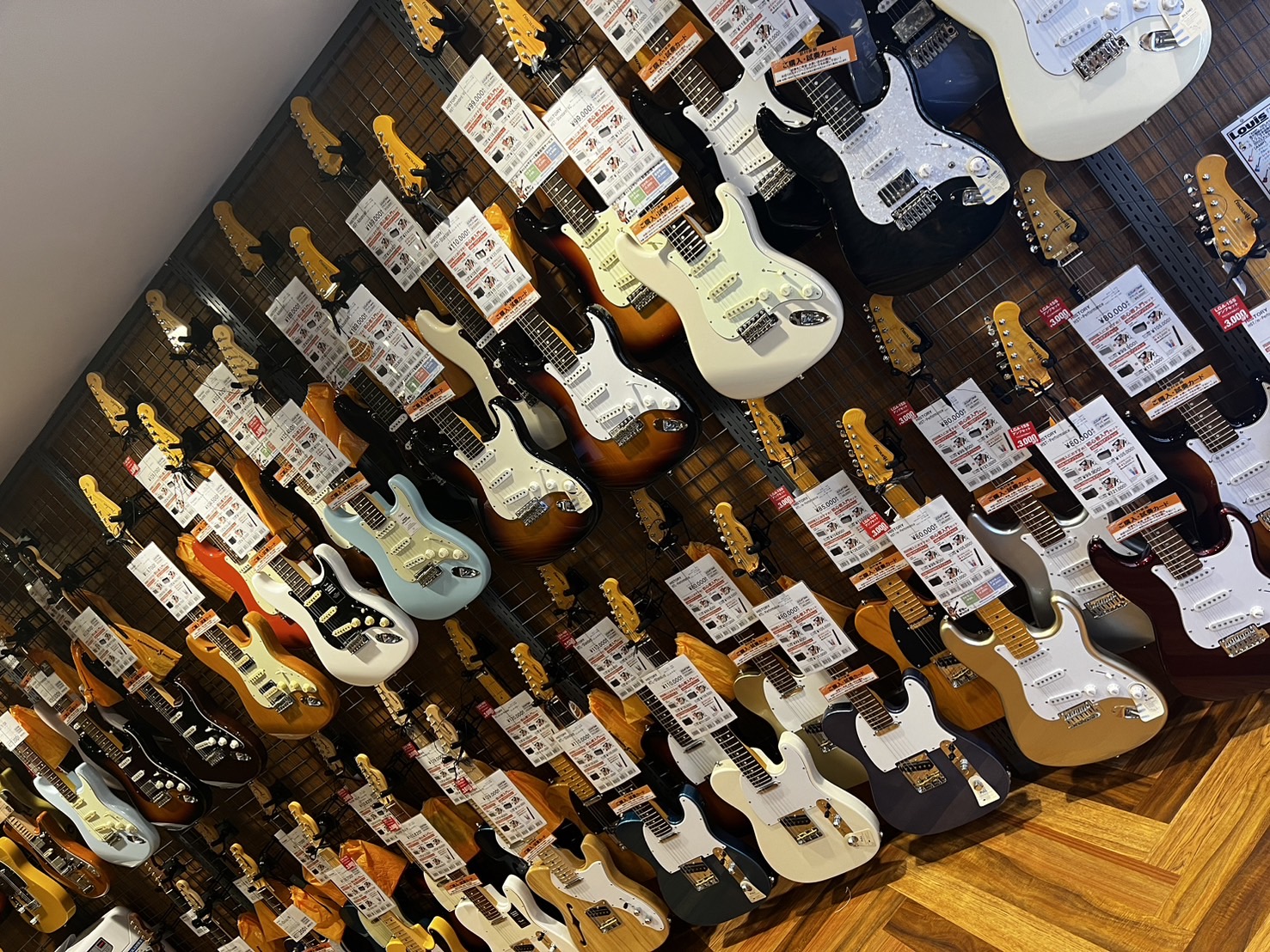 こんにちは！横浜店 店長の久保田です！島村楽器横浜ビブレ店では、この春ギターやベース、ドラムなどを始める学生の皆様に向けて 充実のラインアップとサポートサービスをご用意してお待ちしております！ 「これからギターを始めたいけど、どういうのを買えば良いんだろう？」「顧問の先生にスティック買ってきてって言 […]