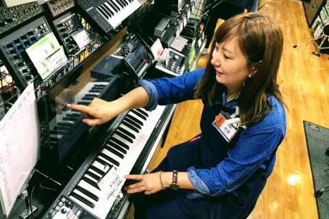 スタッフ写真 PA/DTM/ウクレレ/バイオリン 須藤 明日華