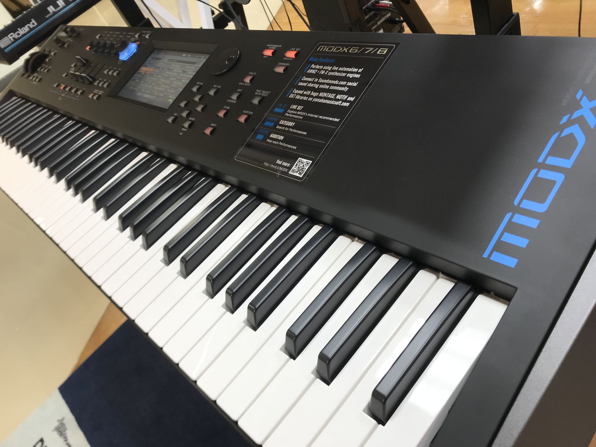 ライブキーボーディストの為の新たなシンセサイザーYAMAHA『MODX7』が遂に入荷！展示御座います！