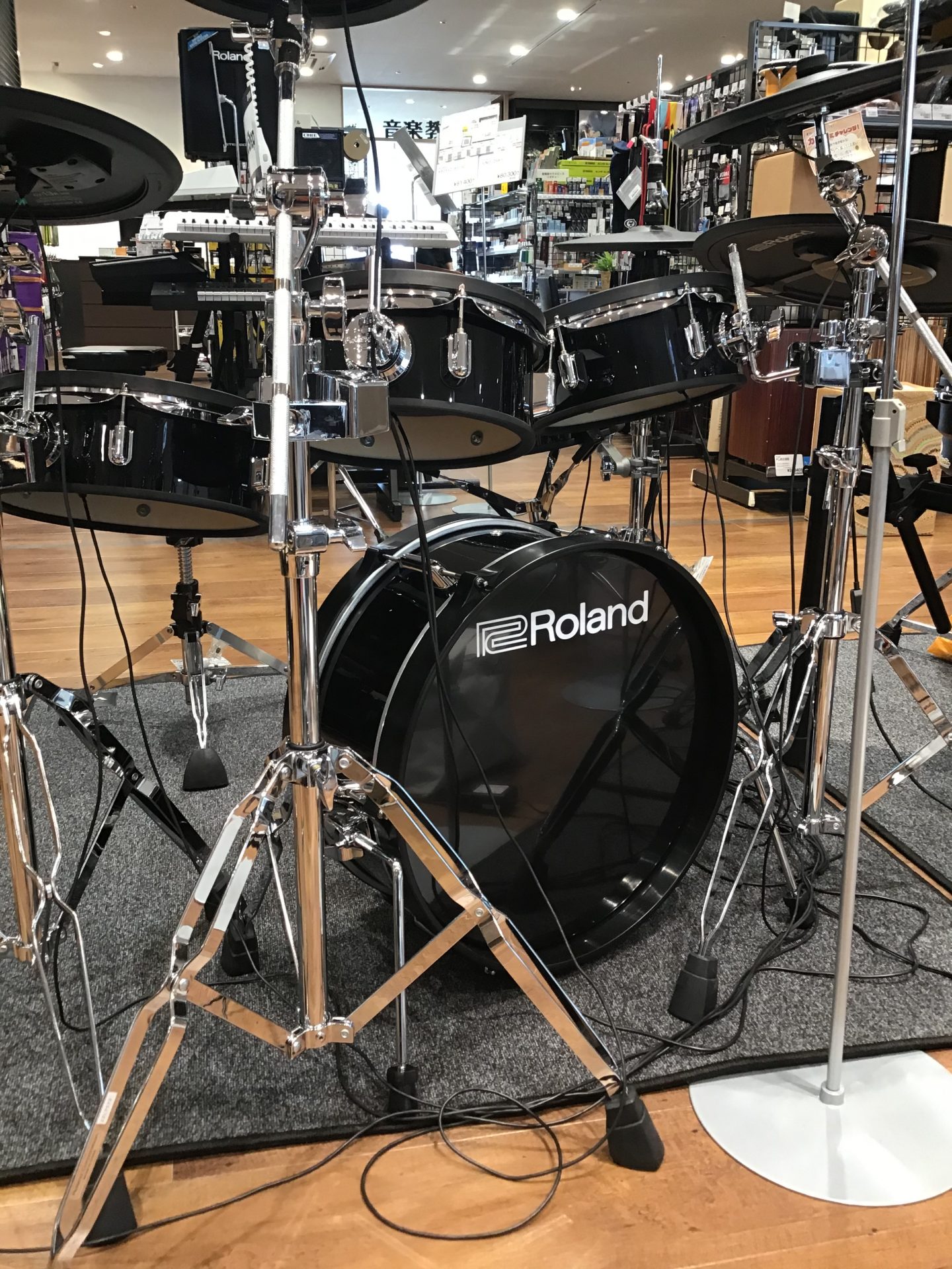 【新製品V-Drums Acoustic Design Series】VAD306展示開始　その見た目、まさにアコースティックドラムそのもの。