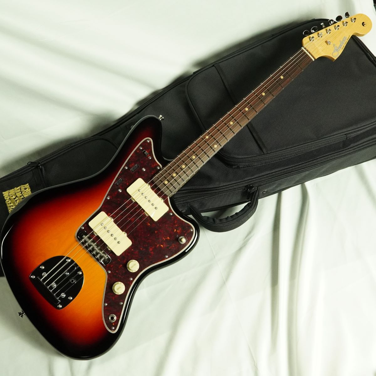 エレキギターCustom Style Retro JM 3TSB All Lacquer Finish/Traditional ”F” Headstock