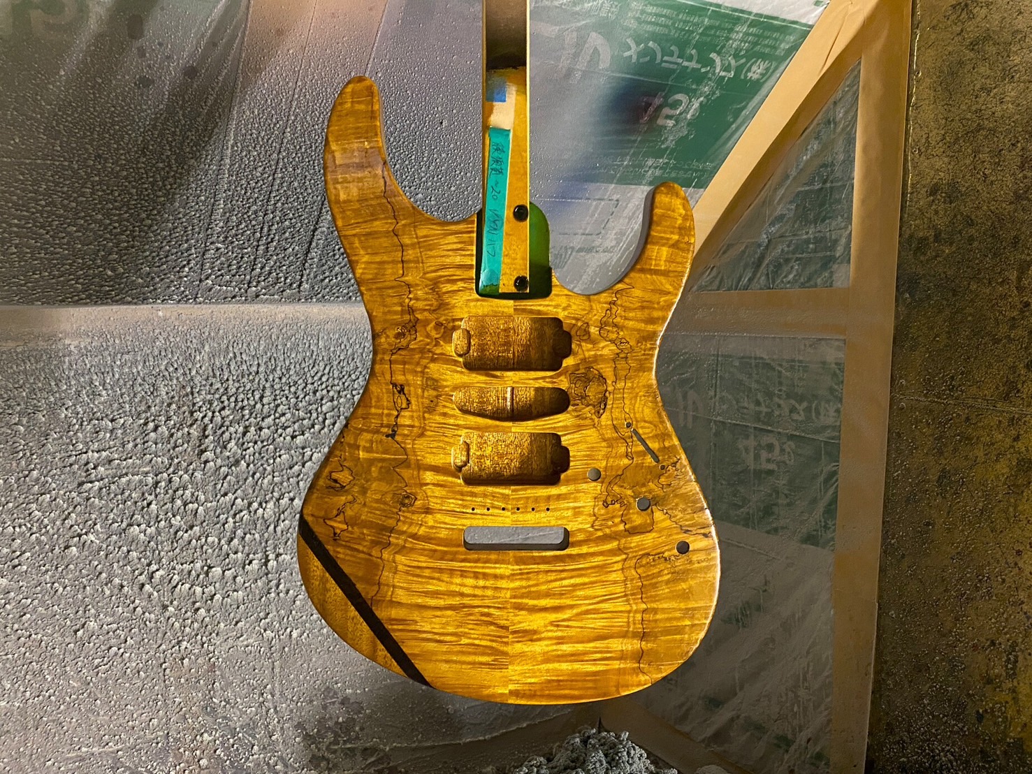 製作中エレキギターOrder Style EZa FT Rose Neck /Vintage Yellow Natural