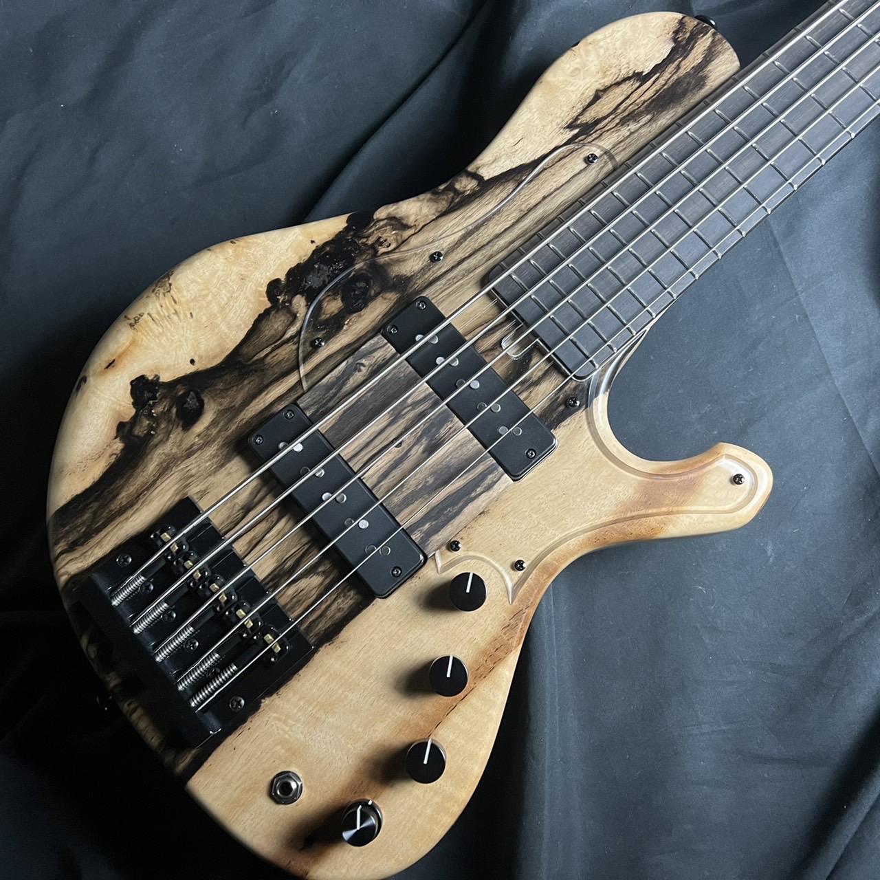 エレキベースsaitias guitars Aquarius 5 Custom Kurokaki(黒柿)