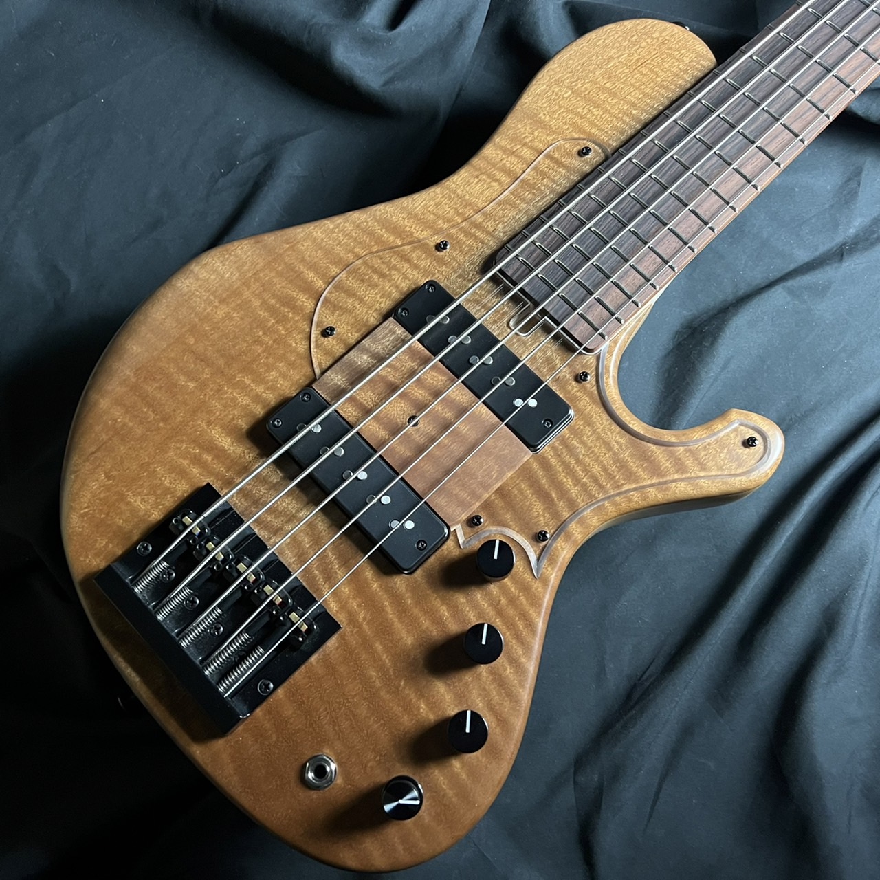 エレキベースsaitias guitars Aquarius 5 Custom Tabu(椨)