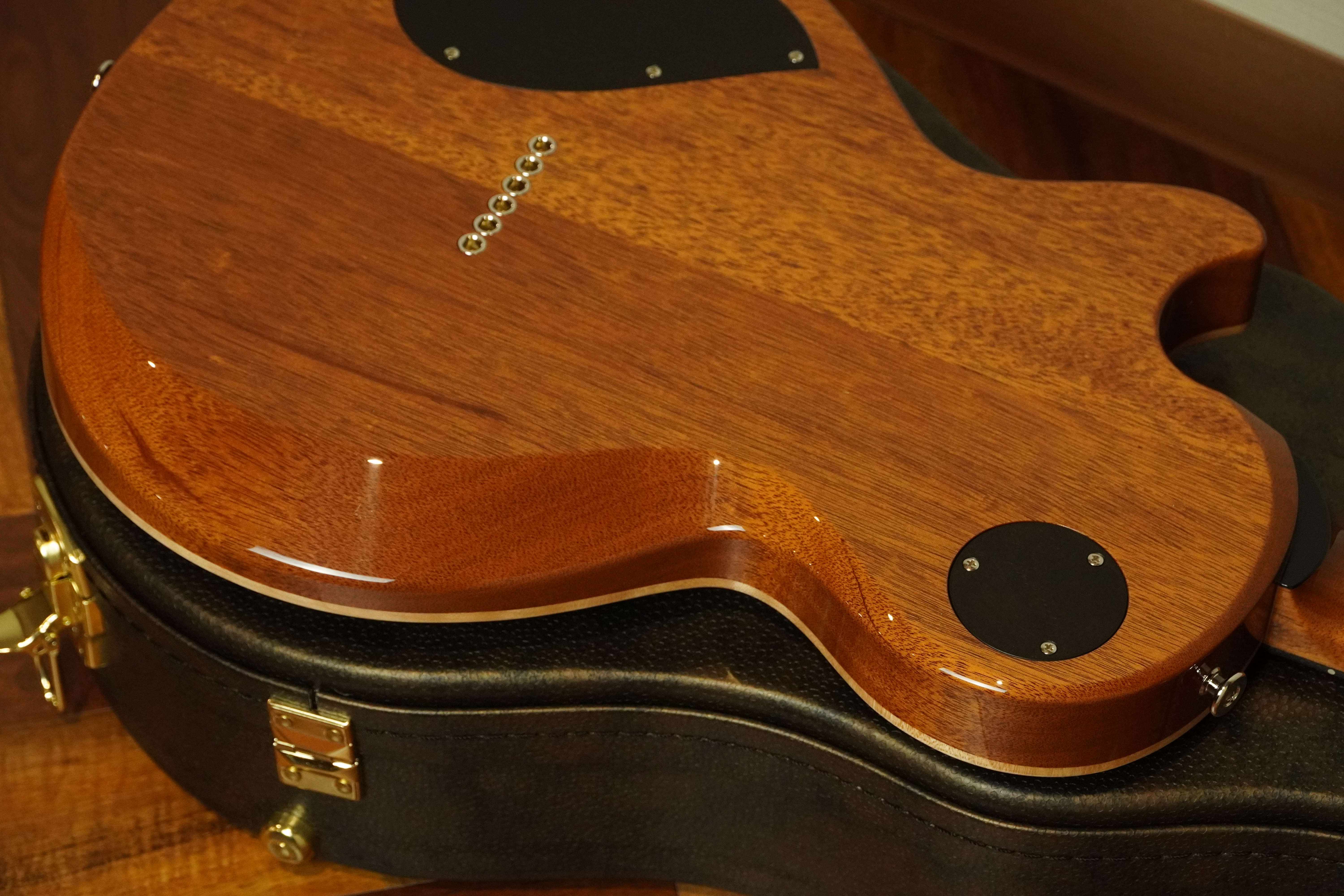 Bizen Works『Grain Flat Quilted Maple/Honduras Mahogany