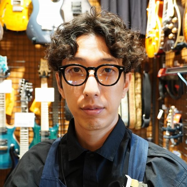 石川　諒(いしかわ　りょう)<br />
ギター全般/ベース全般/アンプ/エフェクター/アップライトピアノのご案内担当<br />
その他楽器でもご案内させて頂きます。