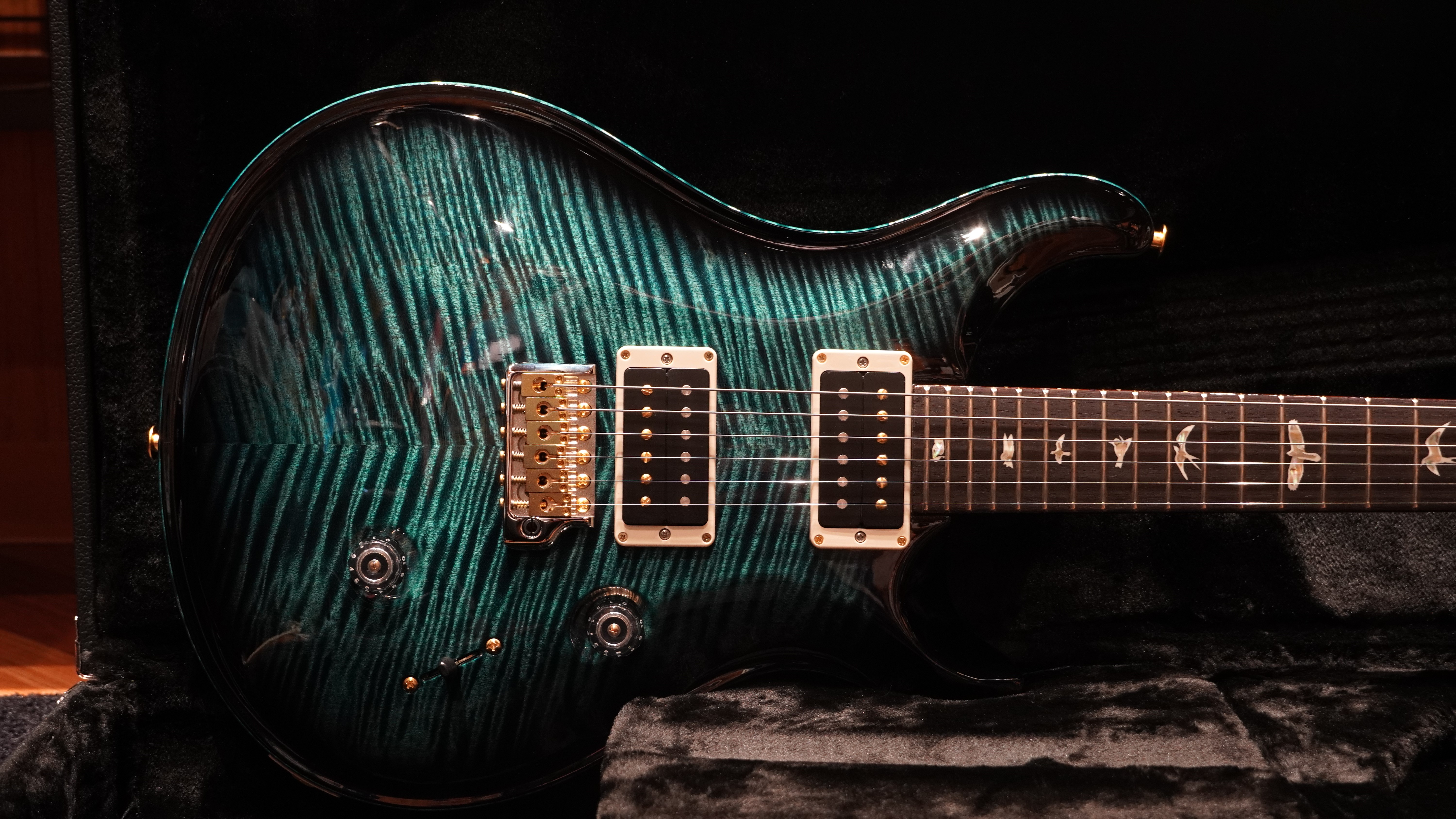 CONTENTSショッピングサイトではご紹介しきれない魅力をご紹介致しますPRS Custom 24 -Cobalt Smokeburst-　＃0387819各種ショッピングページよりお問い合わせ・ご購入頂けますご来店の際はショッピングページから事前にお問い合わせをお願い致しますショッピングサイトで […]