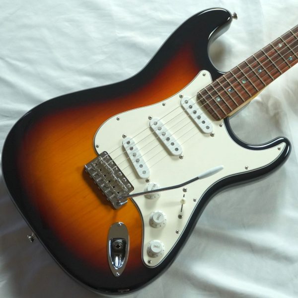 HISTORY HST-Advanced /3 Tone Sunburst<br />
通常価格￥205,000(税込)