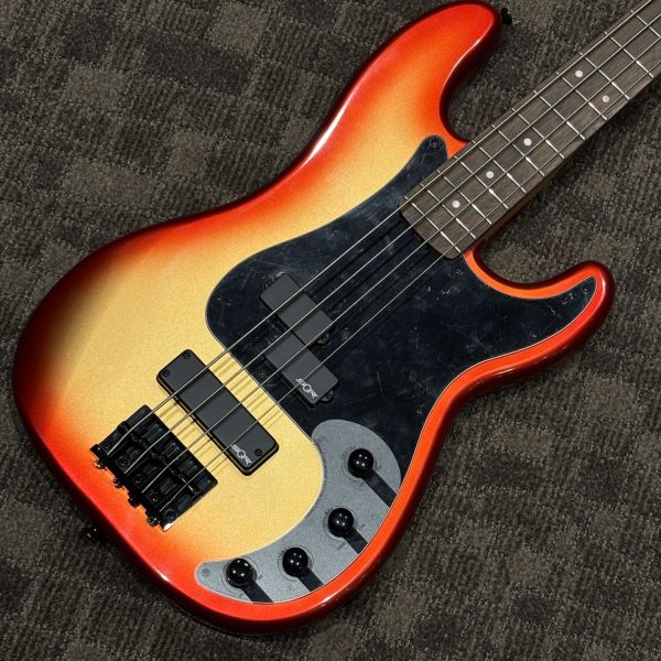 Squier by Fender Contemporary Active Precision Bass PH