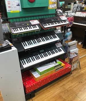 【電子キーボード】用途で選ぼう！ユーカリが丘店の展示機種を種類別に一挙ご紹介！【持ち運びにもおすすめ】