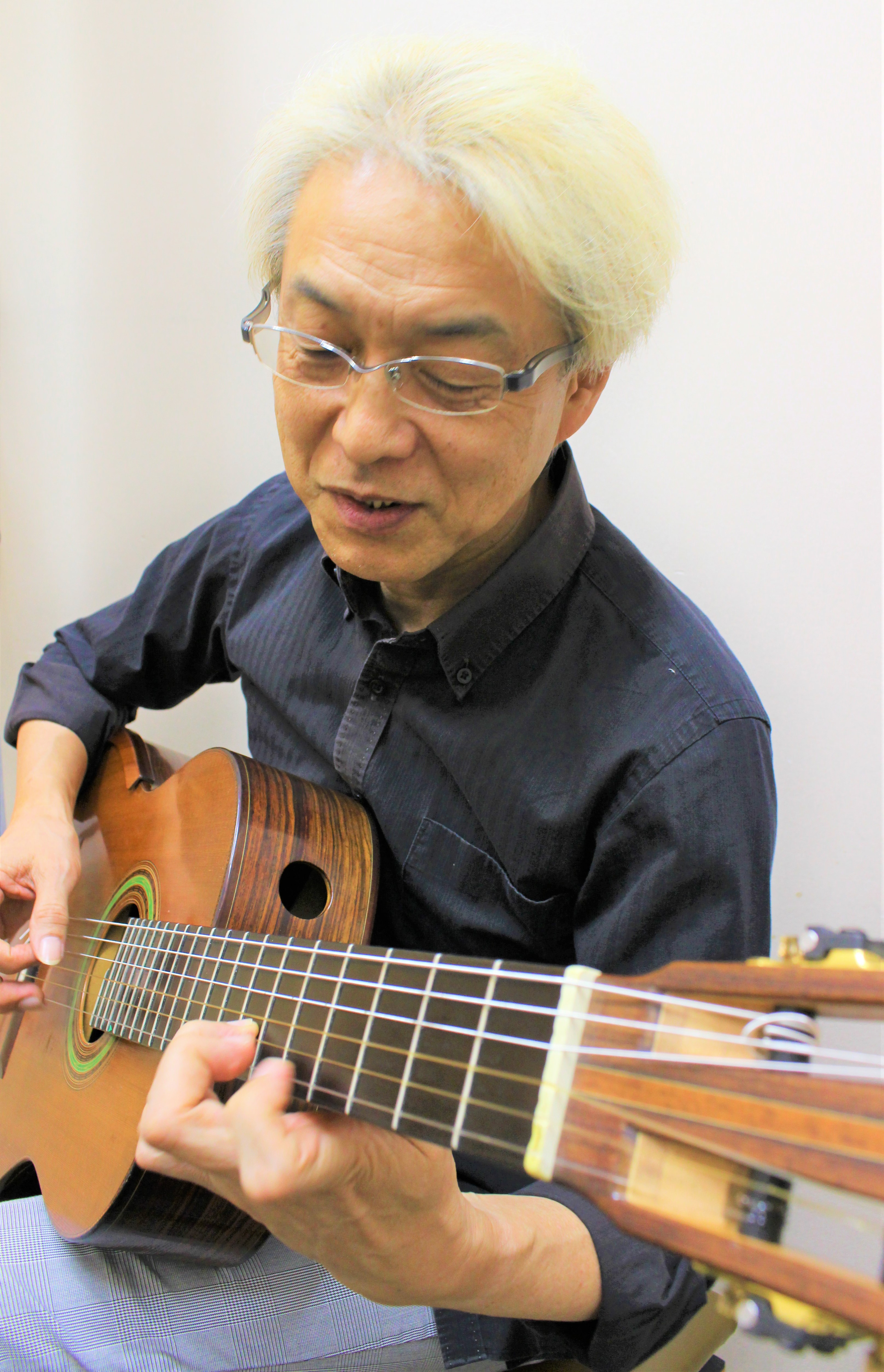 クラシックギター　開講曜日：木曜日加藤　宏幸(かとう　ひろゆき)先生