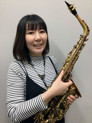サックス　開講曜日：水曜日佐藤　亜李沙(さとう　ありさ)先生