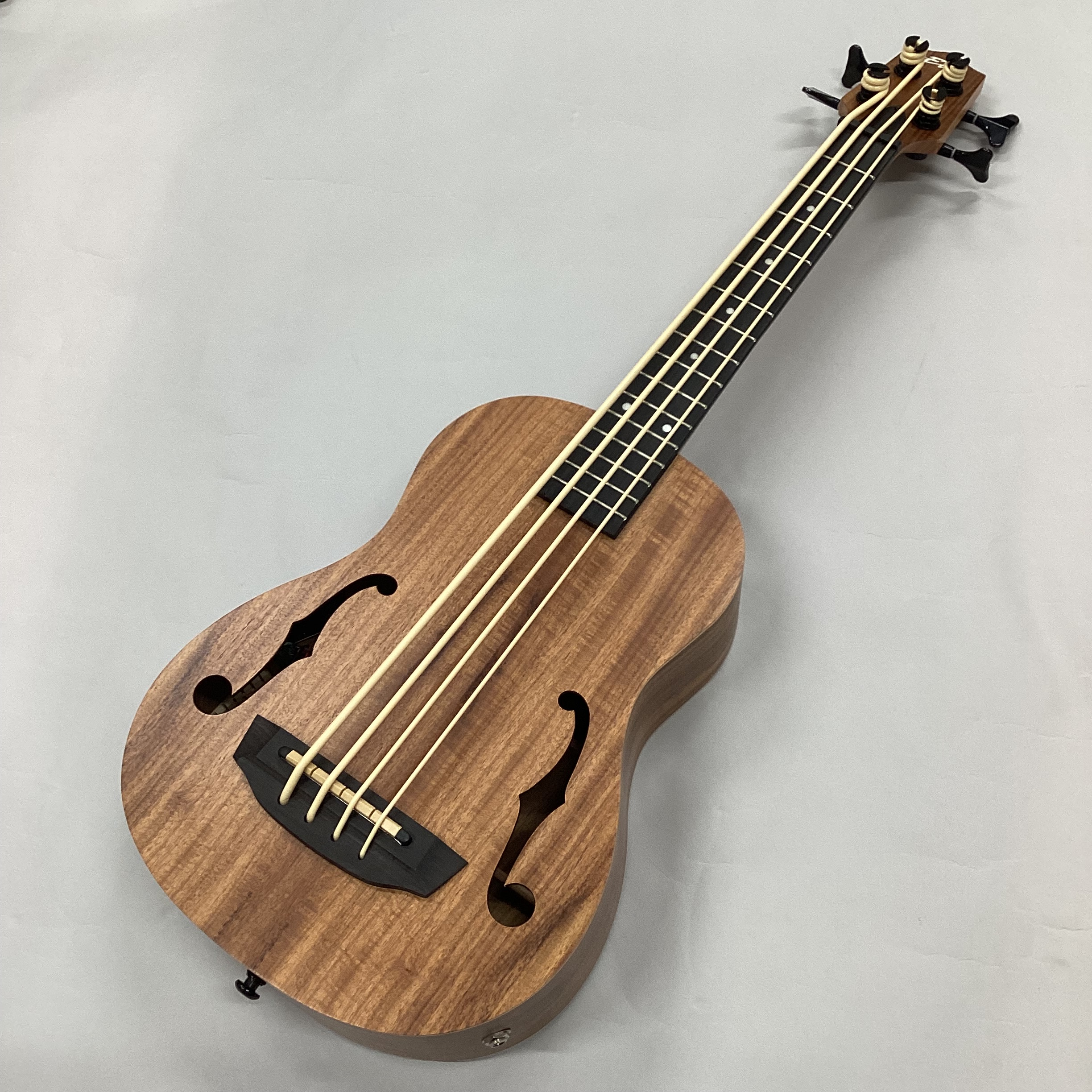 ウクレレベースELKULE-B【ELK】