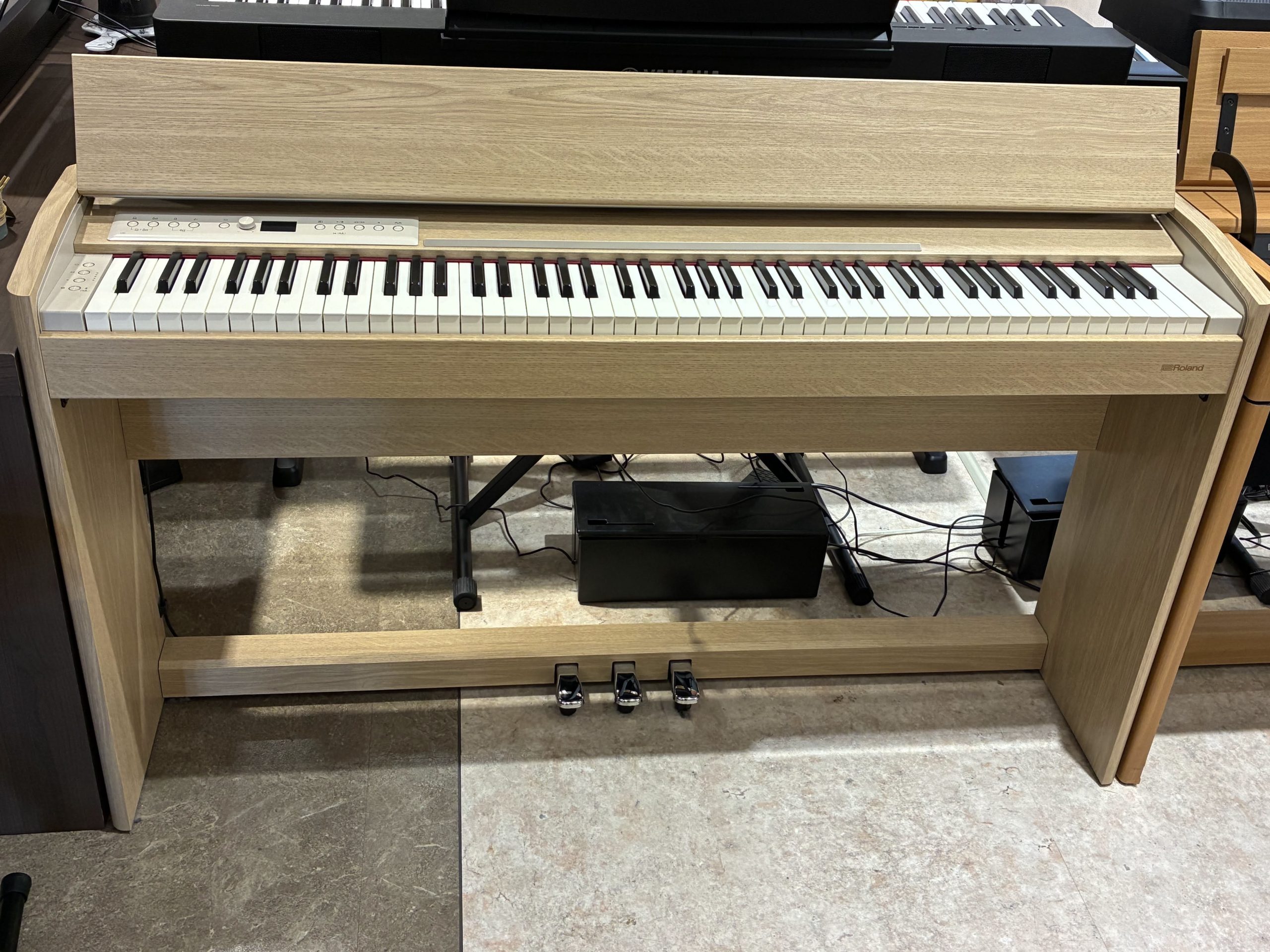 RolandF701