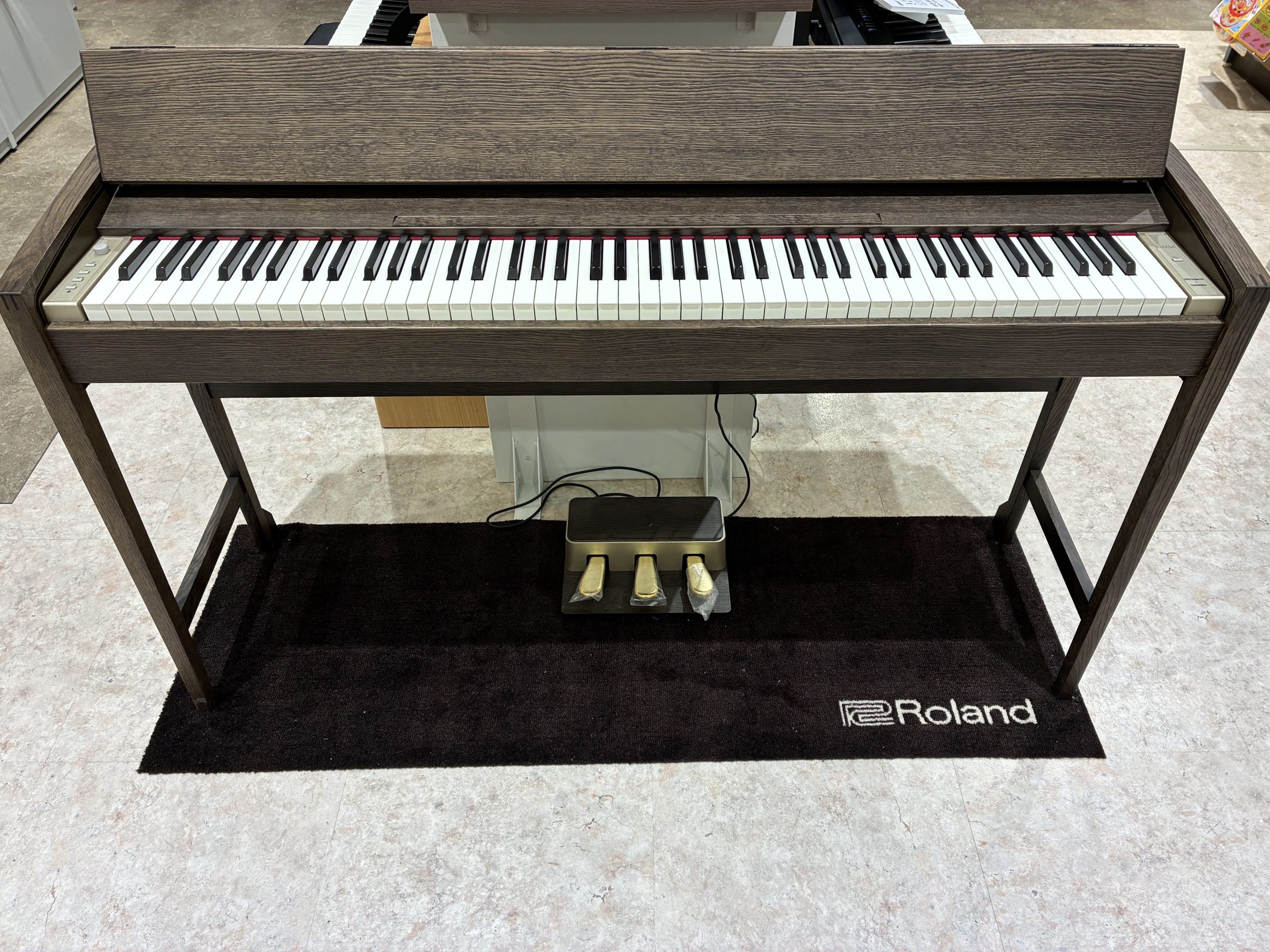 RolandKF-25