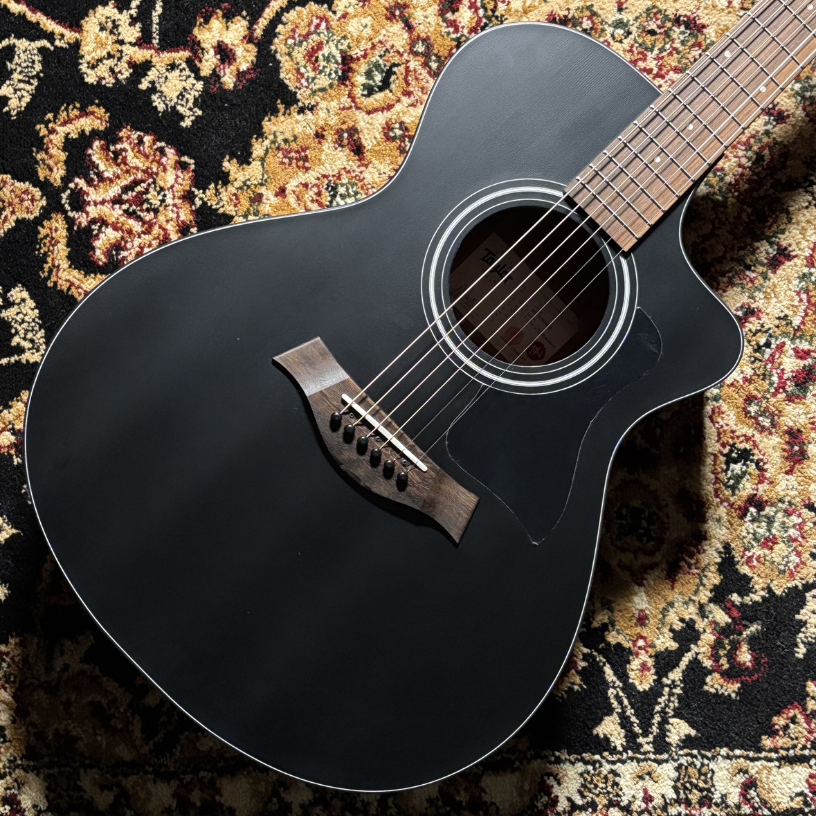Taylor112ce Blacktop J.LTD