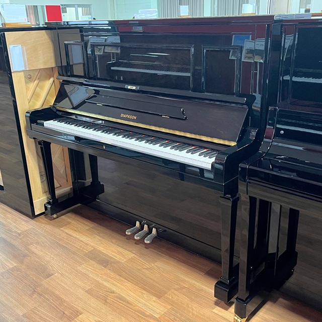 新品アップライトピアノディアパソン　DU132（展示品1台限り）
