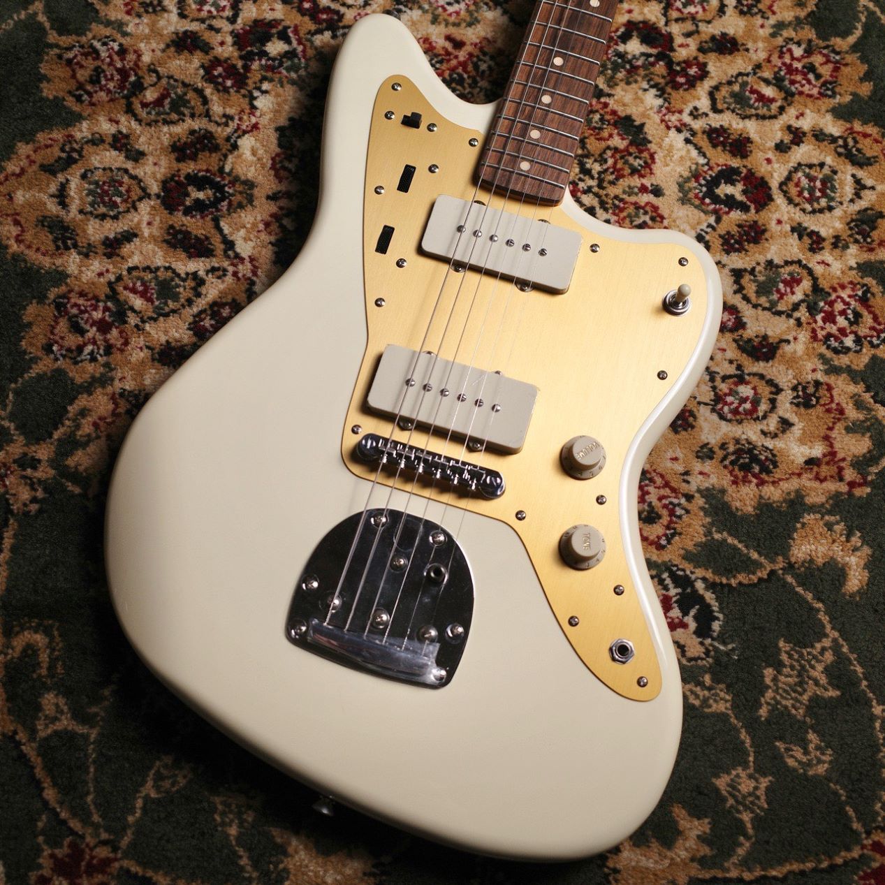 Squier by Fender J Mascis Jazzmaster Laurel Fingerboard Vintage White　【アウトレット品】

¥74,250 