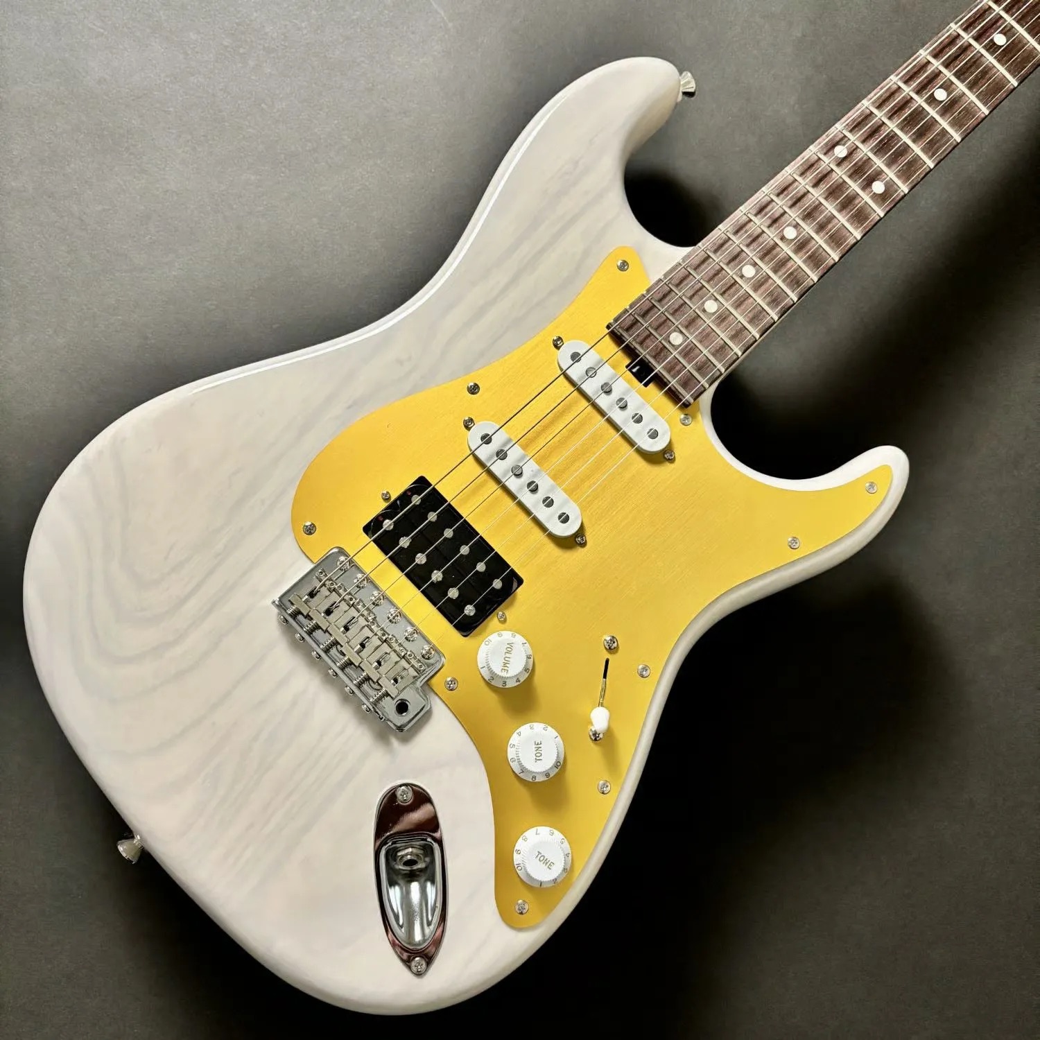 完成】Red House Guitars Piccola S/SSH Trans White | 信州ギター祭り