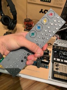 【随時更新中】Teenage Engineeringの小型マルチメディア・シンセサイザー/シーケンサーOP-Zの魅力を使い方を交えご紹介！
