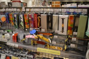 【弦楽器アクセサリー】肩当て品揃え豊富！全てお試しいただけます！