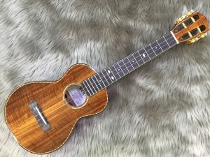 【ウクレレ】最高級ウクレレ!! KOU ukuleleのご紹介!!