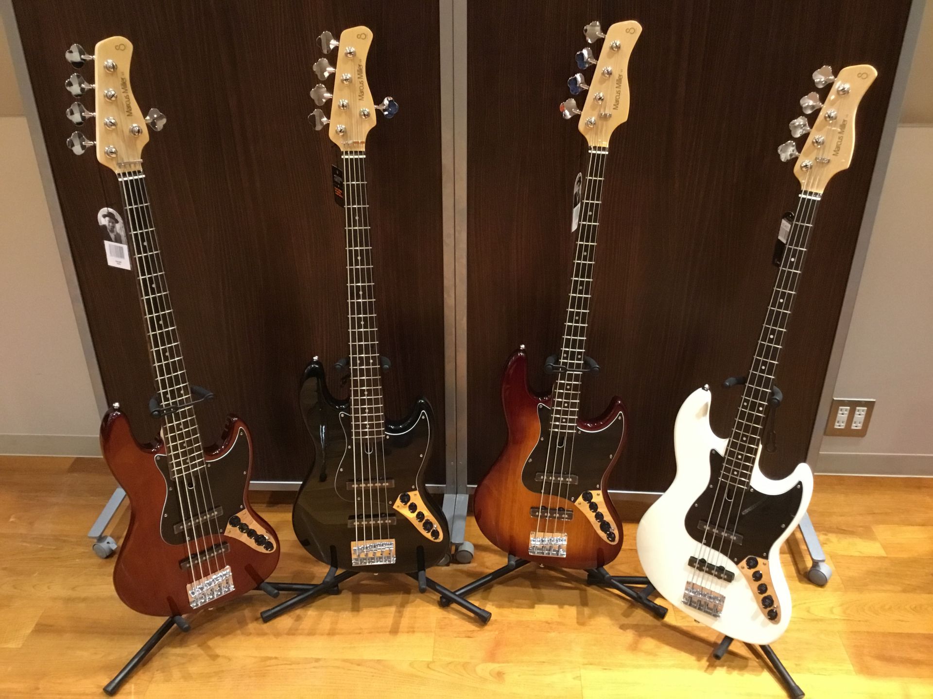 【エレキベース】Sireより圧倒的なコストパフォーマンスを誇る「V3 4ST」,「V3 5ST」が新入荷！