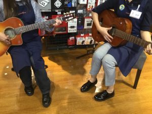 【スリムネックで持ちやすい！！】Takamine：PTU620NC