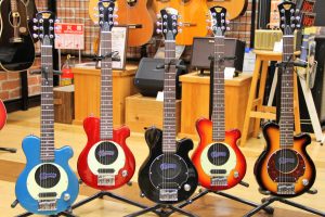 【新入荷】アンプなしでも音が出る！？Pignose ギター入荷しました♪