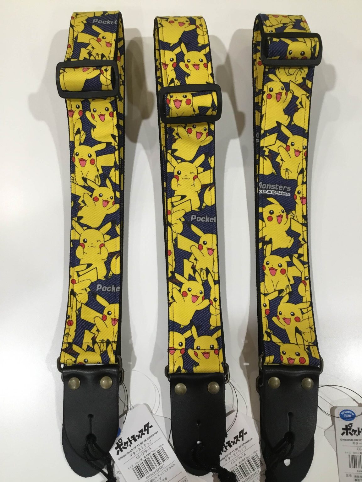 新製品】ピカチュウギターストラップ入荷致しました