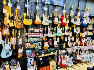 【エレキギター・ベース】初心者さん＆軽音新入学生必見！おすすめエントリーモデル大量展示！自分に合う1本が必ず見つかる！