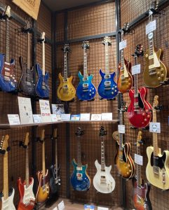 b3 Guitars　Built By Baker USA 取扱開始