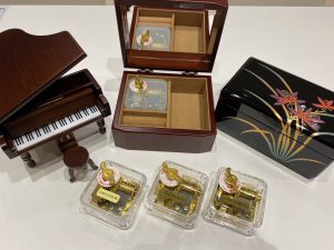 オルゴール取り扱っております♪プレゼントにおすすめです！