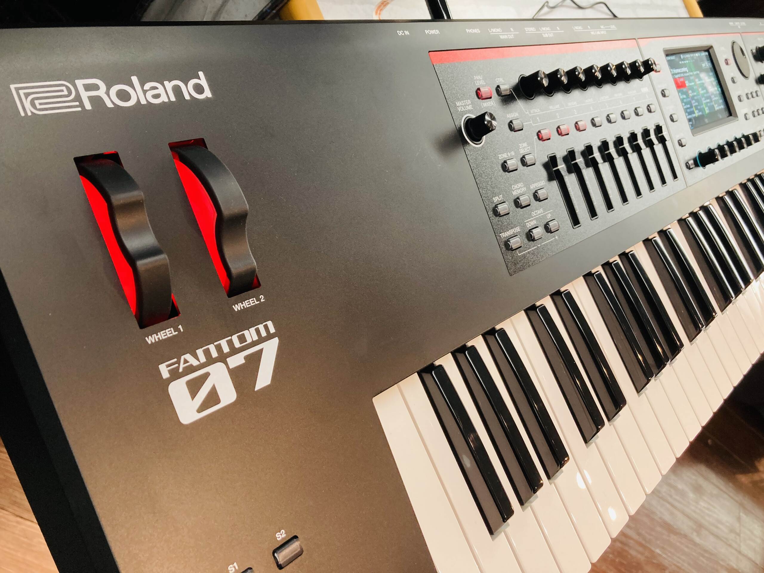 【新製品レビュー】Roland FANTOM-0シリーズ早速実機触りました！