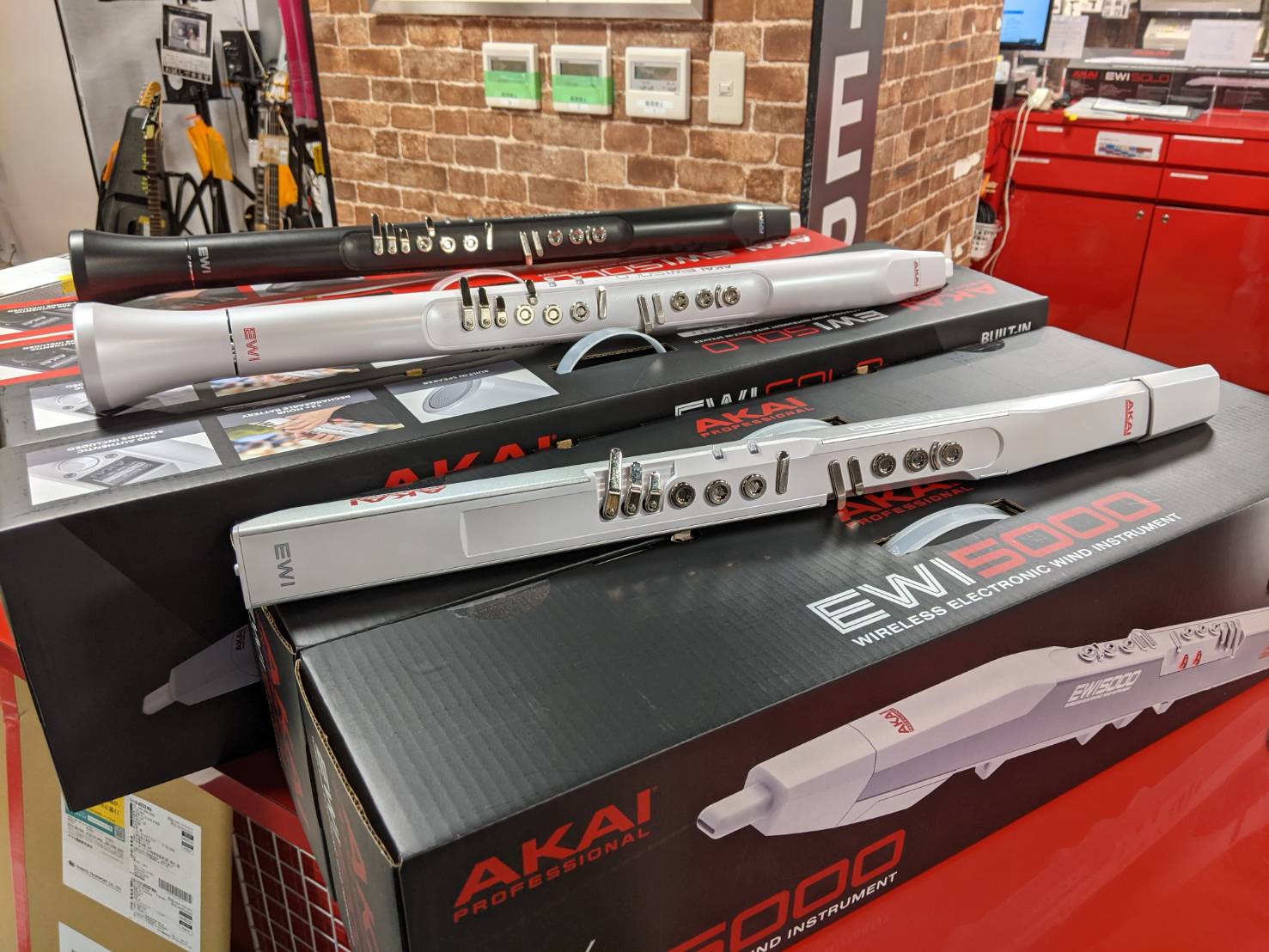 【入荷情報】AKAIのEWIシリーズ3種が入荷しました！