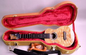 【ウクレレ】Leaf Instruments 杢目の激しい材をボディに使用し、メイプルバインディングを施して頂いた松本店オーダー品！