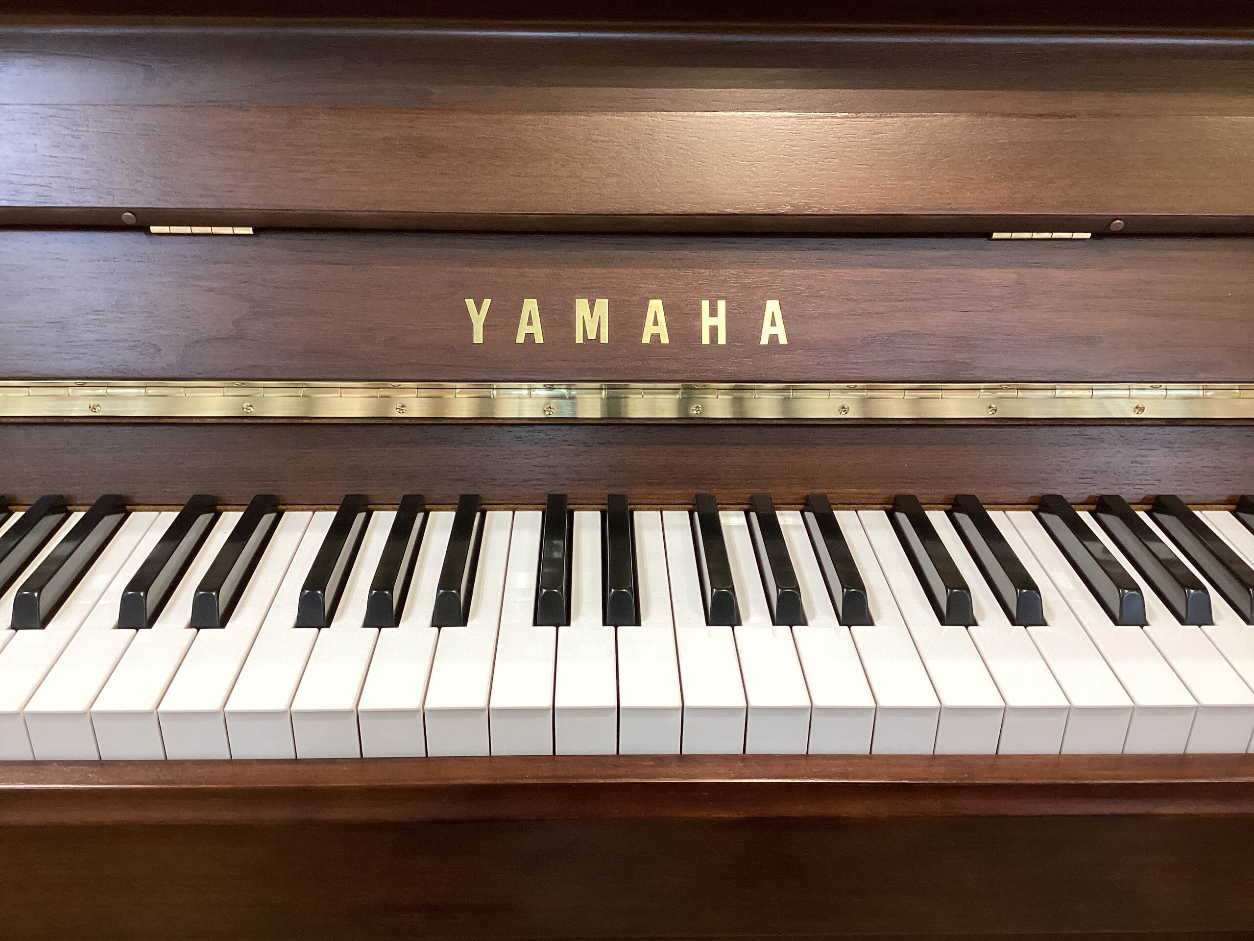～ご成約済～【木目の中古ピアノ】YAMAHA/ヤマハ：MC90WnC（1995年製造）～展示ピアノのご紹介～
