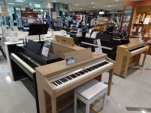 【電子ピアノ選びはお任せ下さい】新品・中古 より選べます！