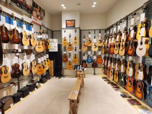 【掘り出し物発掘！】中古アコースティックギター紹介！