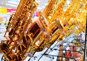 サックス選びは千葉店にお任せ！～試奏・選定相談承ります～JR千葉駅徒歩5分